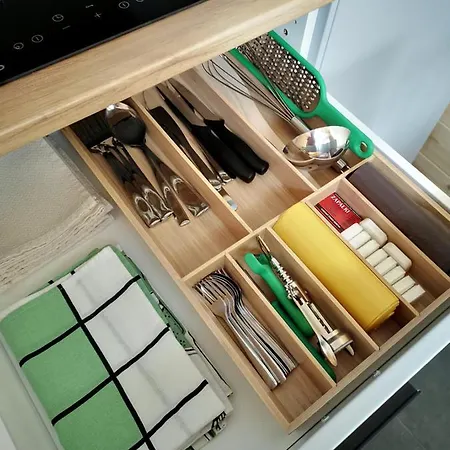 Zywiolowo - W Stylu Stodoly Z Placem Zabaw I Stawem - Ziemia * Parchowo