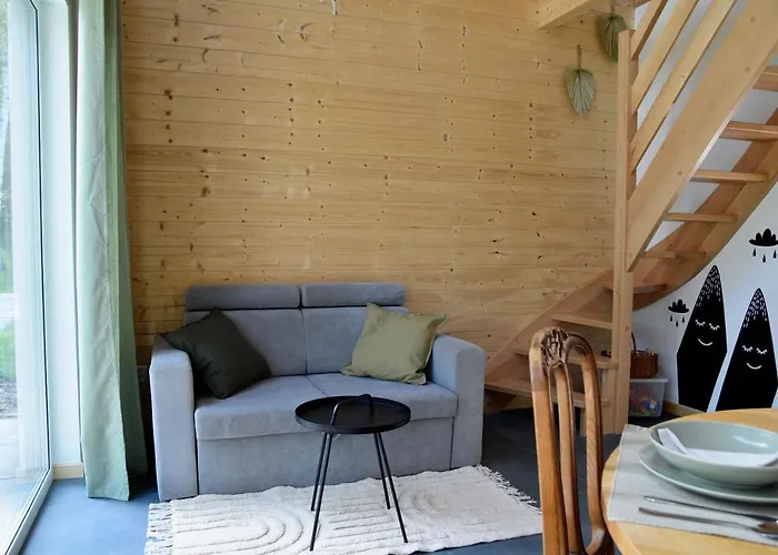 Zywiolowo - W Stylu Stodoly Z Placem Zabaw I Stawem - Ziemia