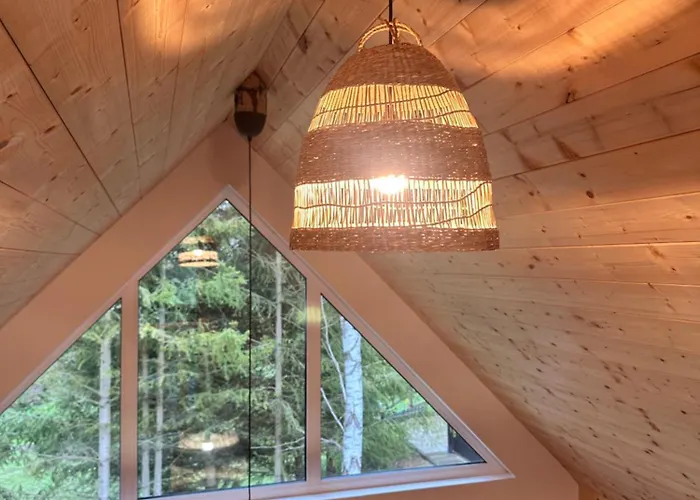 Zywiolowo - W Stylu Stodoly Z Placem Zabaw I Stawem - Ziemia Parchowo