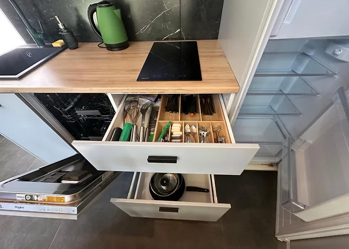 Zywiolowo - W Stylu Stodoly Z Placem Zabaw I Stawem - Ziemia Parchowo