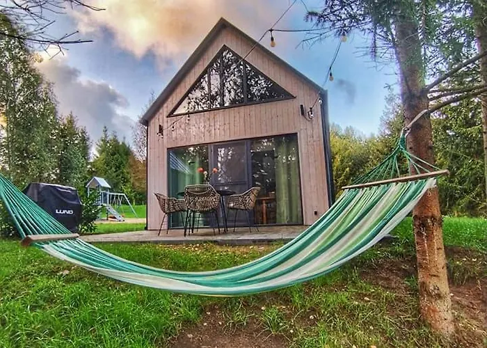 Zywiolowo - W Stylu Stodoly Z Placem Zabaw I Stawem - Ziemia * Parchowo