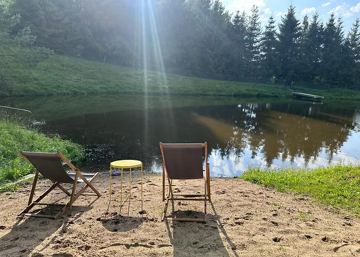 Semesterbostad Zywiolowo - W Stylu Stodoly Z Placem Zabaw I Stawem - Ziemia *